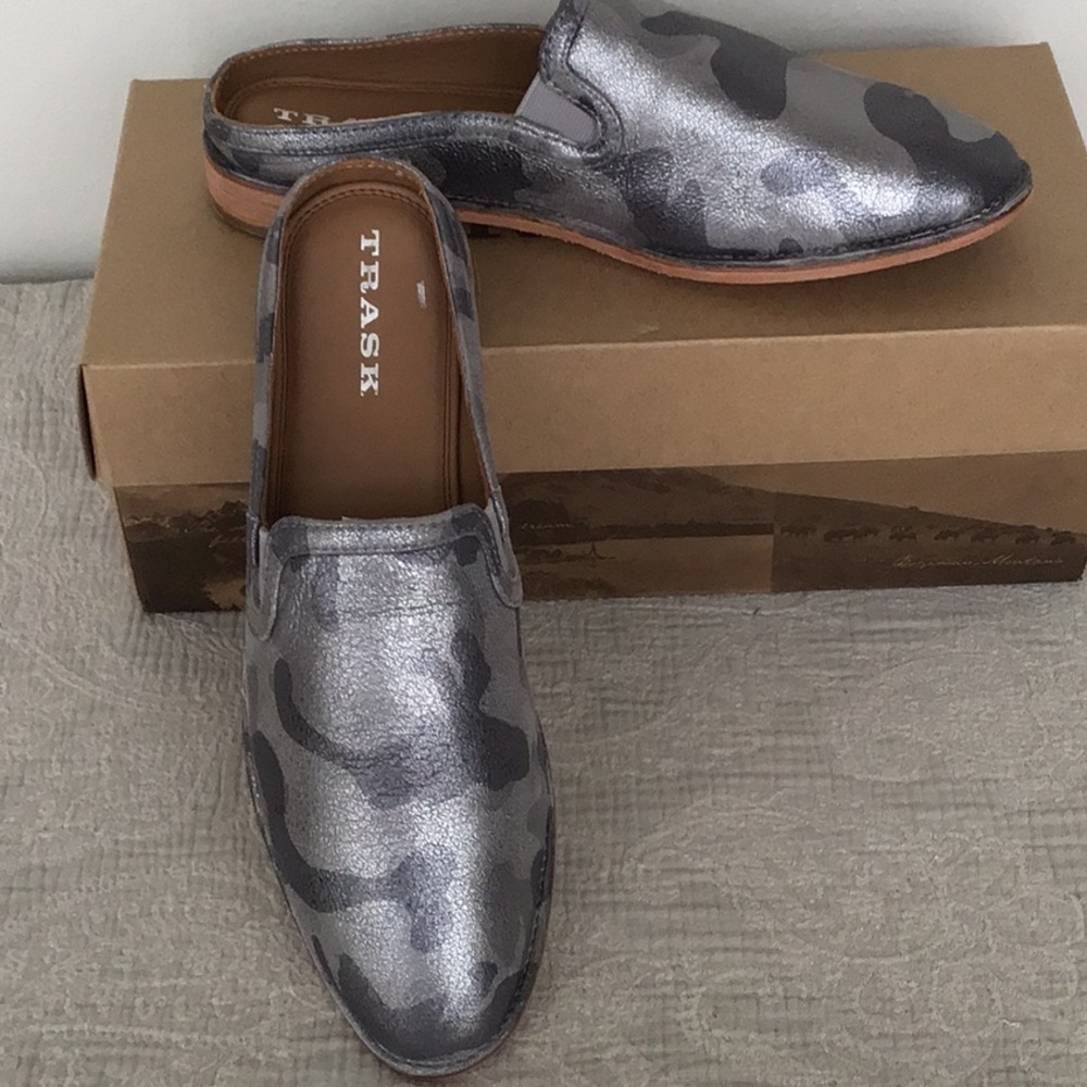 Trash Camo Mule 8.5